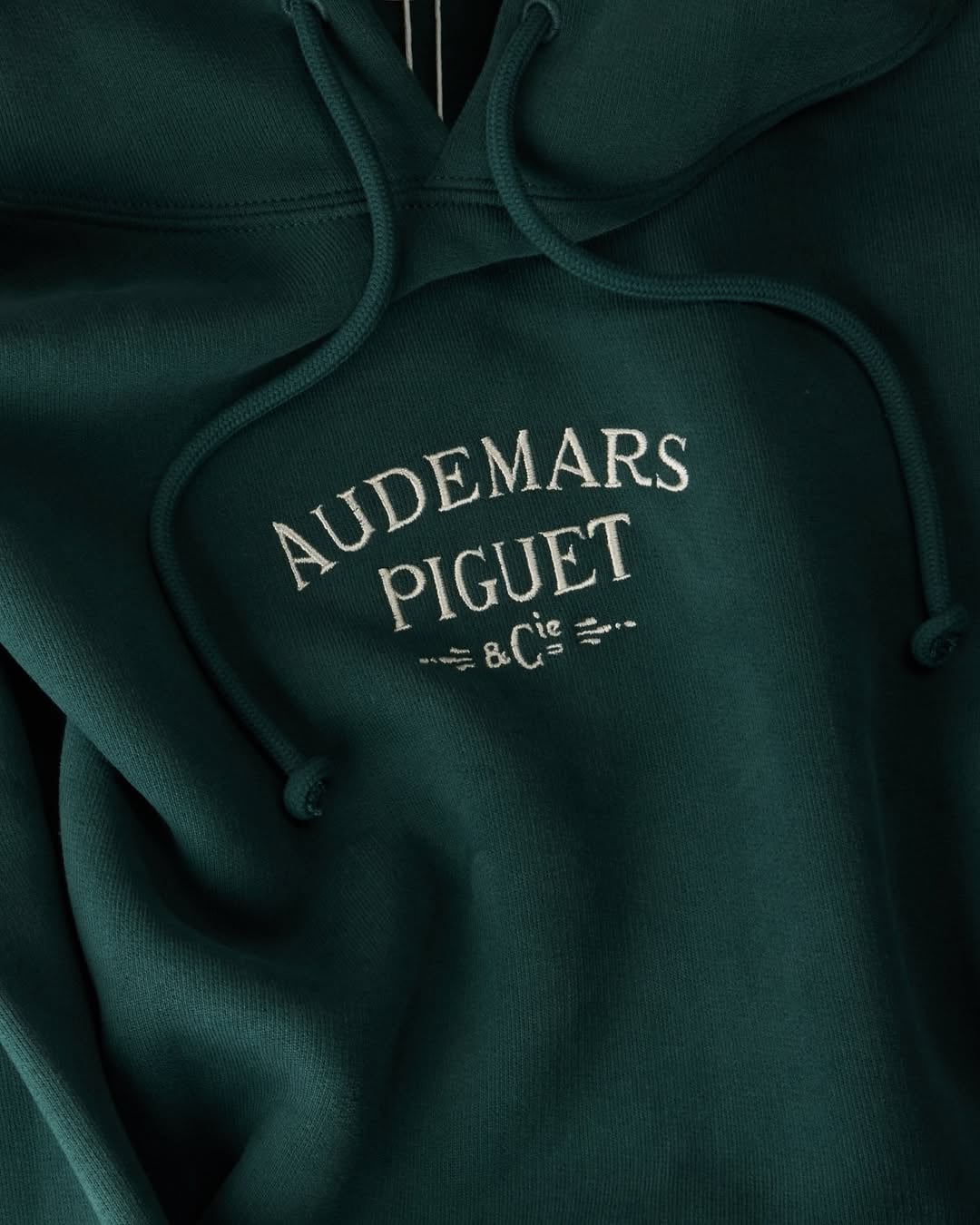 愛彼 Audemars Piguet 推出 150 週年紀念服飾！打造專門提供給 VIP 重要貴賓的「限定贈禮系列」