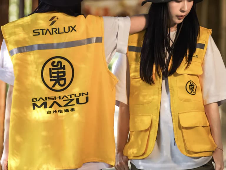 星宇航空攜手白沙屯媽祖推出聯名商品！涼感袖套、帆布袋⋯一次看！