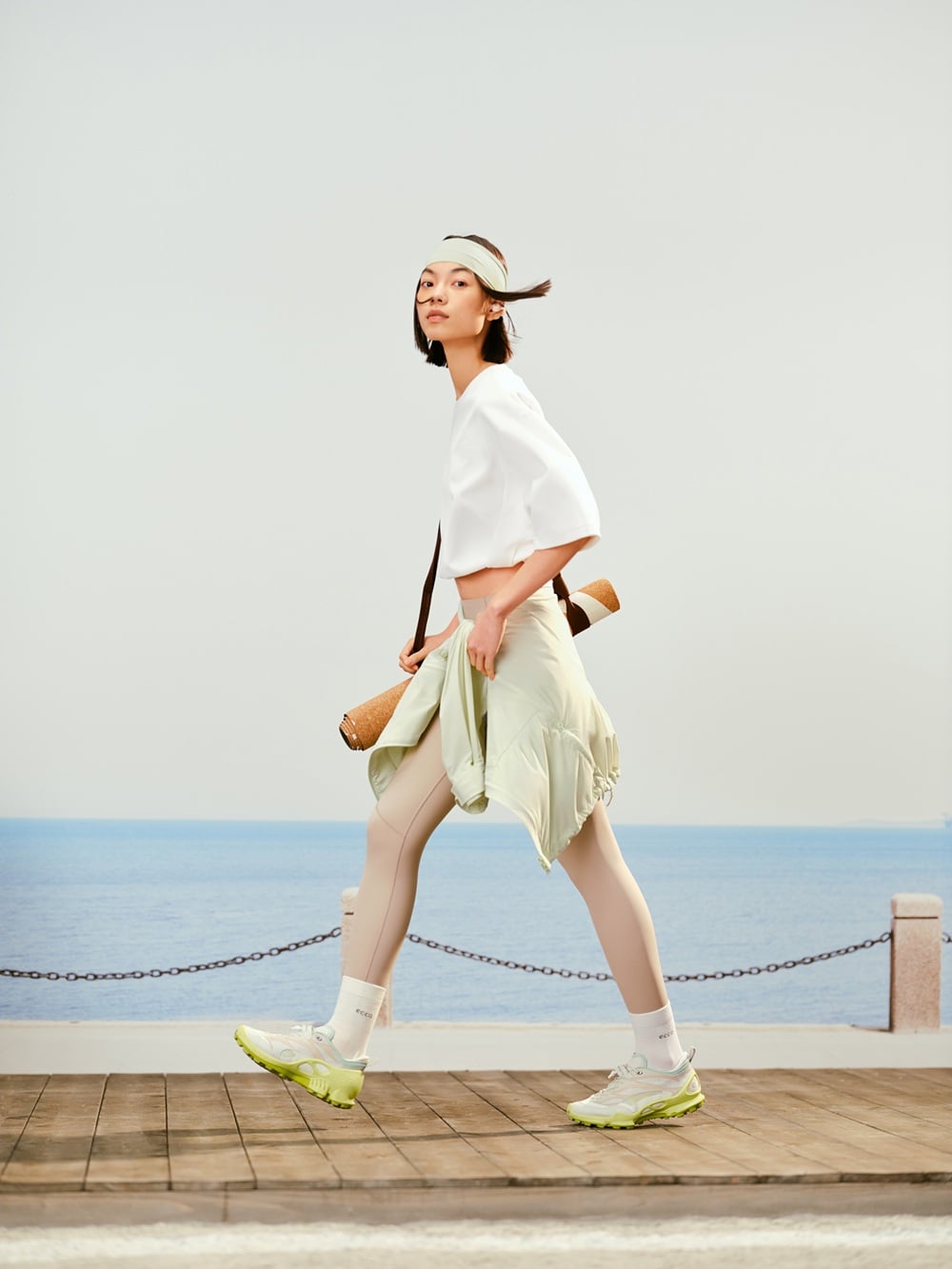 ECCO × White Mountaineering 聯名系列推春夏新作！低飽和色系串聯城市與戶外場景！