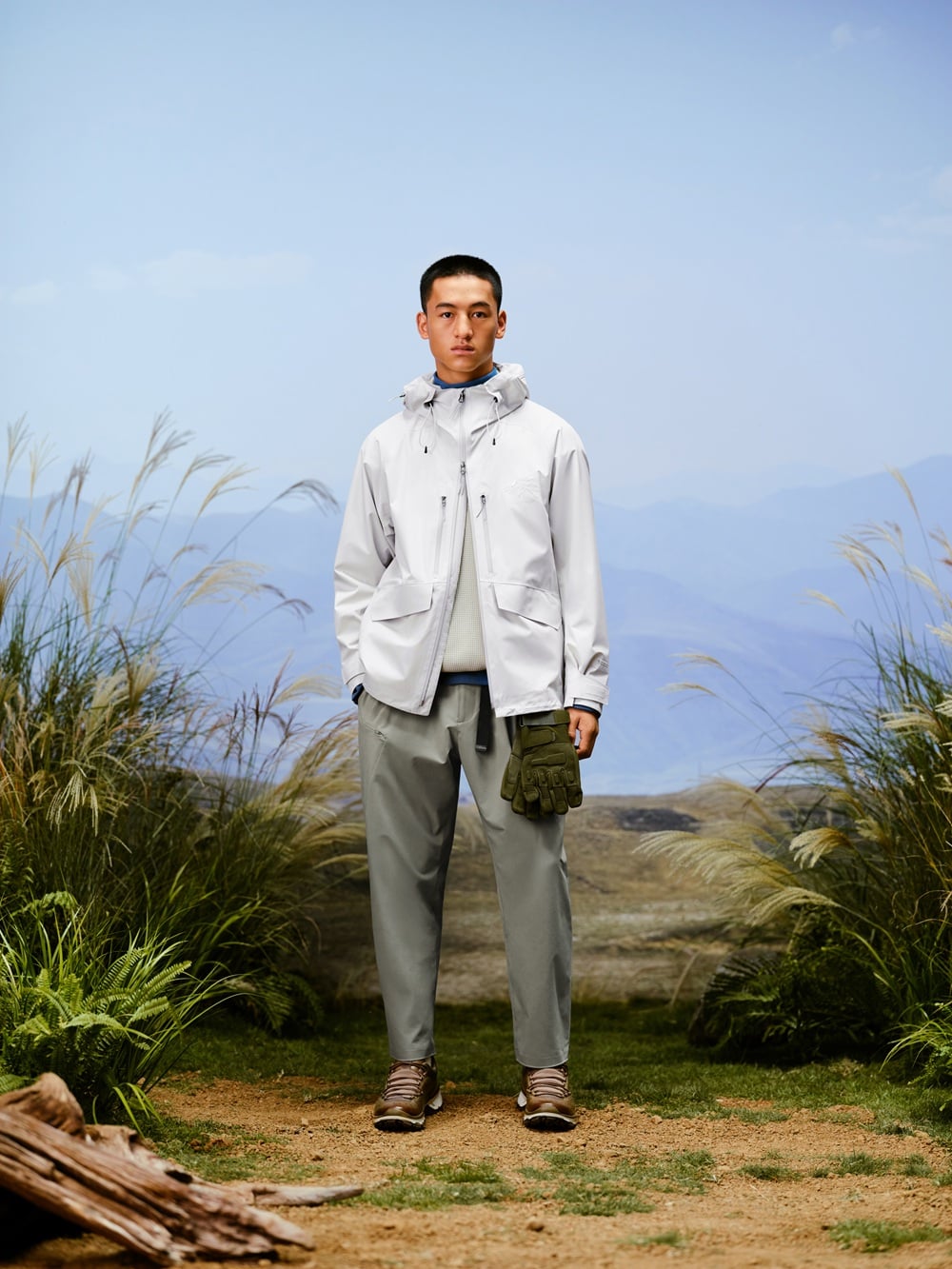 ECCO × White Mountaineering 聯名系列推春夏新作！低飽和色系串聯城市與戶外場景！