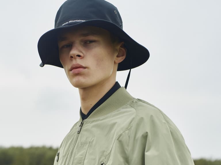 ECCO × White Mountaineering 聯名系列推春夏新作!低飽和色系串聯城市與戶外場景!