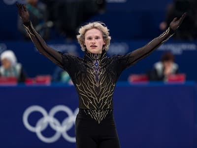 冬奧／伊利亞馬里寧 Ilia Malinin 奪得金牌！「四周跳之神」重現禁用 48 年後空翻！