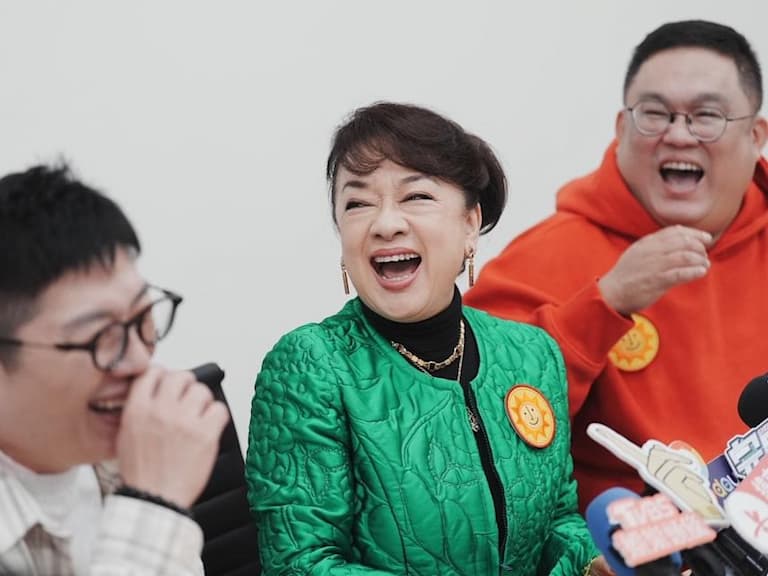 《陽光女子合唱團》創 5 億票房影史紀錄!翁倩玉睽違 47 年謝票,直呼:「那幾個零我都數不清!」