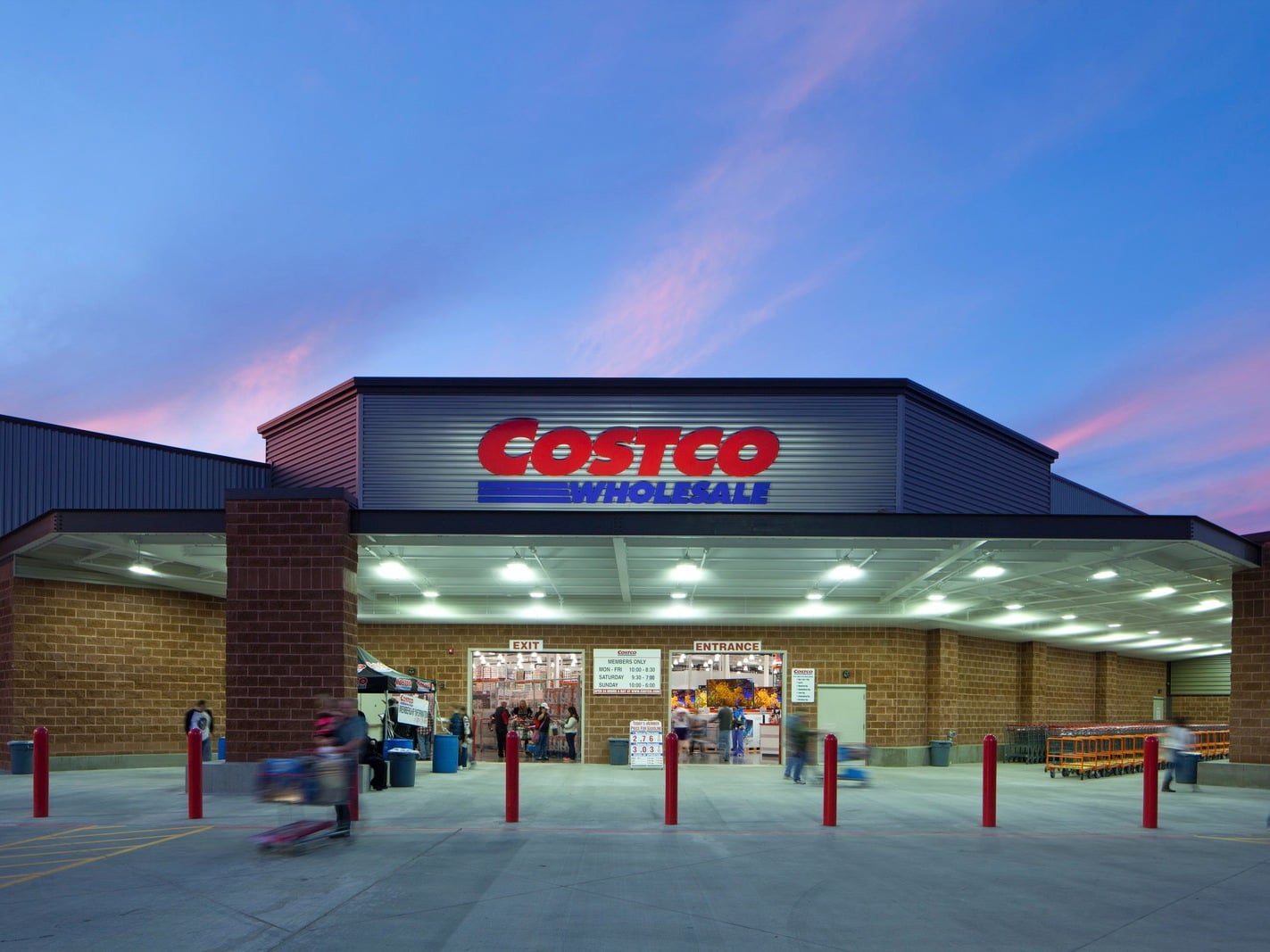 好市多 Costco《2026 春節營業時間》懶人包！各大賣場、百貨公司營業時間、避人潮時段一次看！