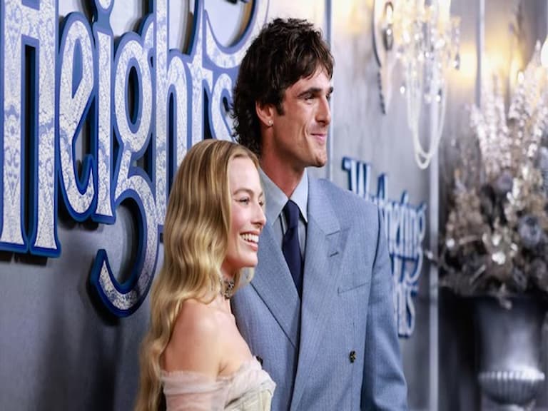 《咆哮山莊》瑪格羅比 Margot Robbie、雅各艾洛迪 Jacob Elordi 情人節驚喜現身影城，粉絲全瘋了！