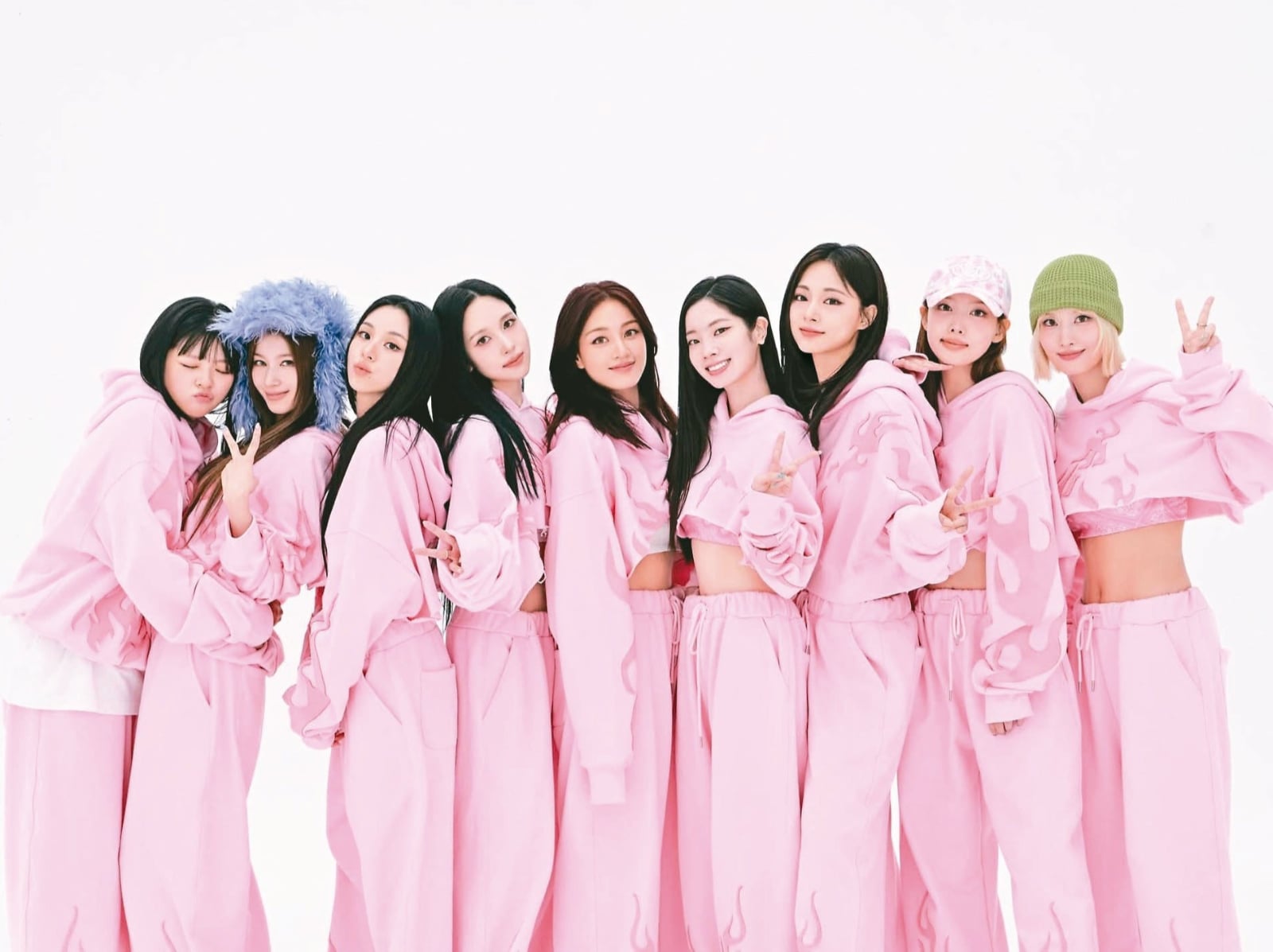 TWICE 演唱會現身「別團手燈」？定延、志效、娜璉都暖心回應，融化現場粉絲！