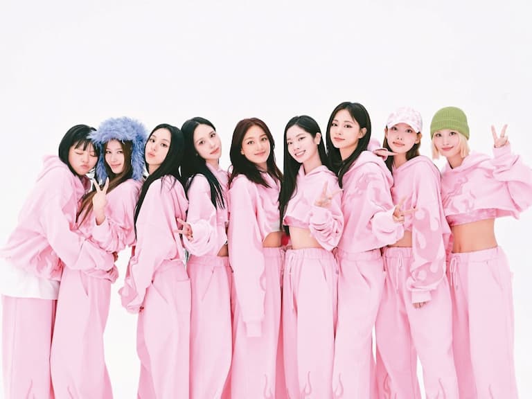 TWICE 演唱會現身「別團手燈」？定延、志效、娜璉都暖心回應，融化現場粉絲！