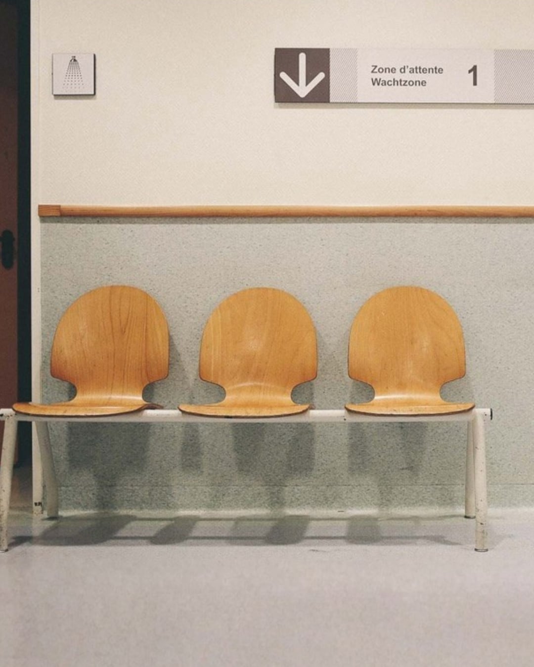 急診室前的生命切面!法國攝影師 Marin Driguez 紀錄下人們最真實、最脆弱的情緒狀態