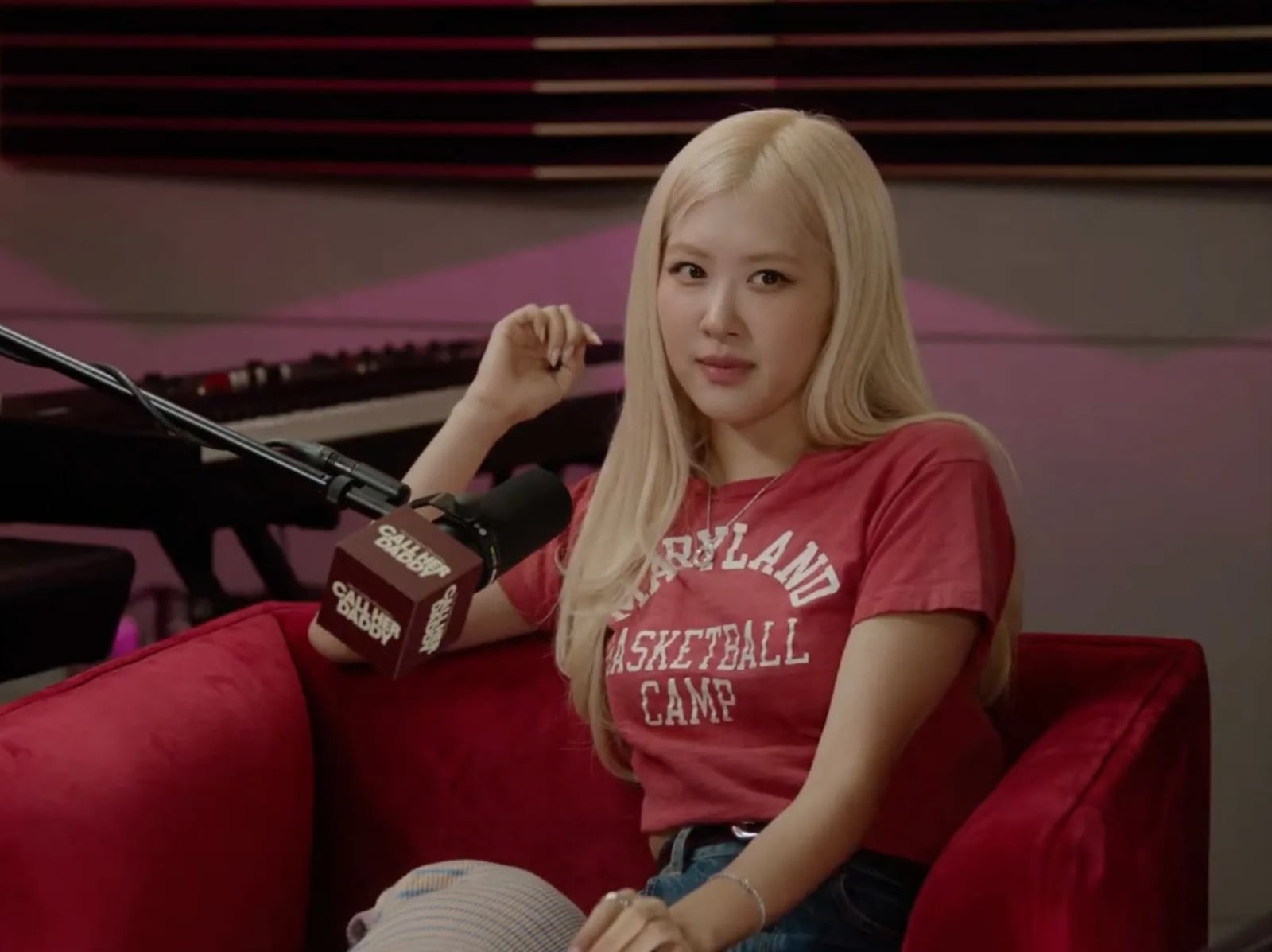 BLACKPINK Rosé 首度曝光藝名內幕！官宣出道前 8 小時才得知，坦言：「聽起來像老奶奶！」