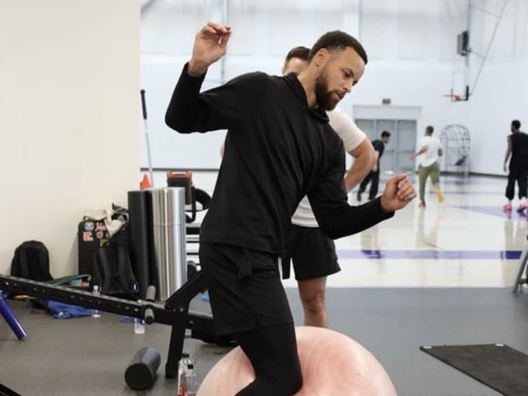Stephen Curry 下一站安踏？訓練上腳 ANTA 球鞋竟印有 Curry Brand 標誌！