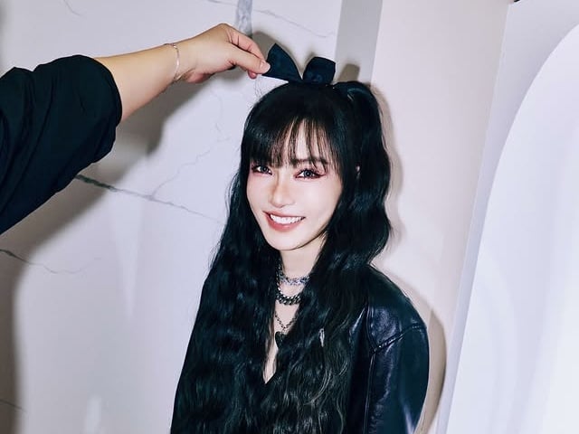 謝金燕過年連吃 5 天吃播曝光！笑喊：「雙下巴說哈囉！」