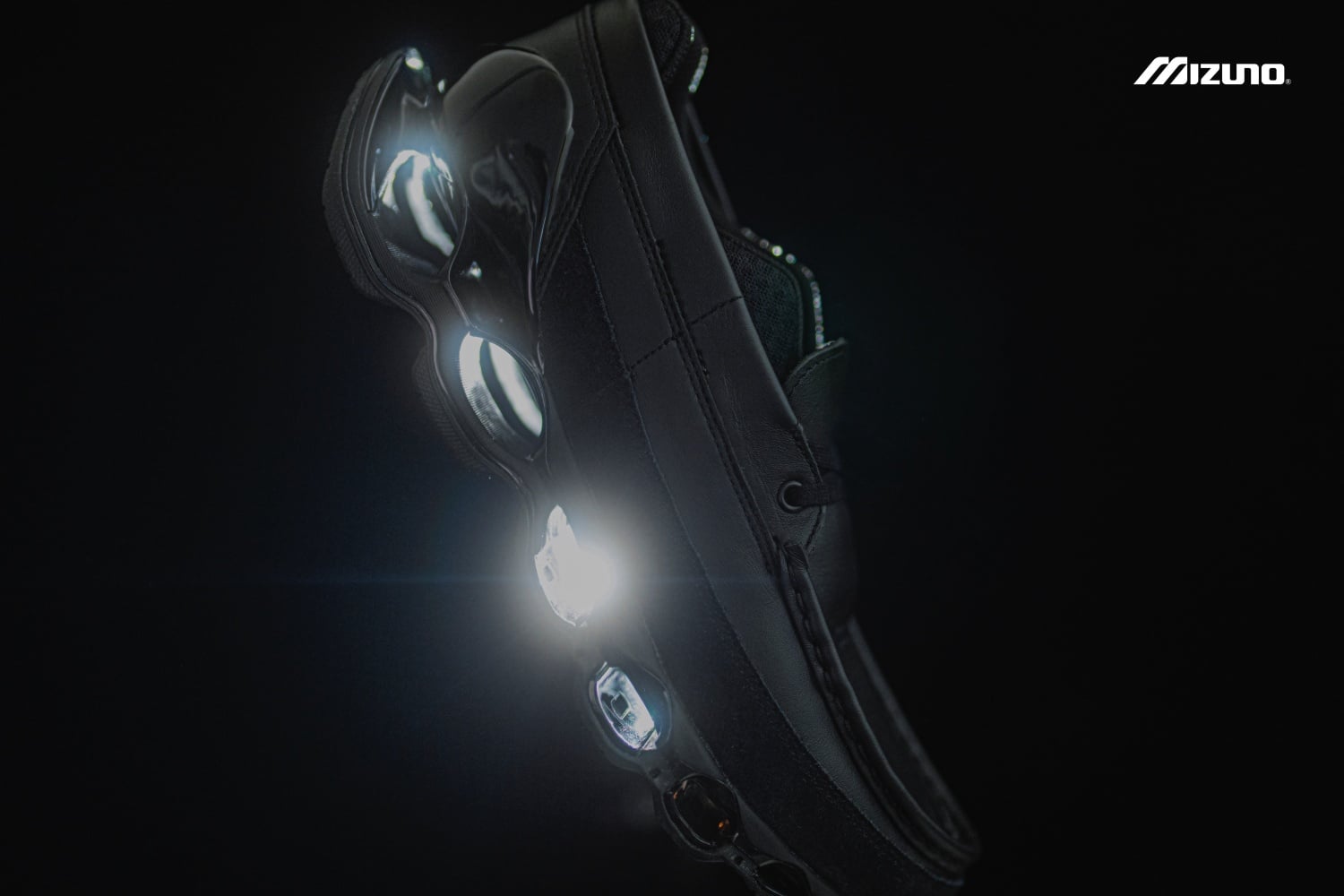 Mizuno Wave Prophecy Moc 2026 台灣發售整理！全黑皮革經典重現、超人氣鞋王回歸！