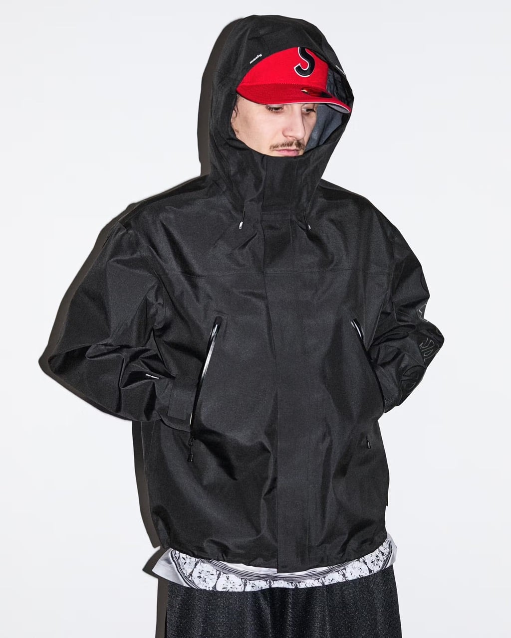 Supreme SS26 春夏系列完整公開！不只服飾超帥，連棺材、拳擊擂台、ATM 都可以買得到...