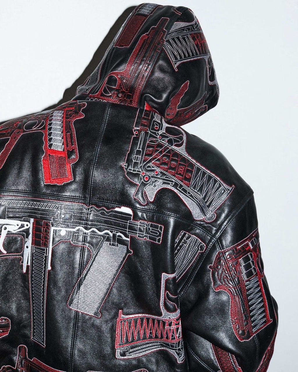 Supreme SS26 春夏系列完整公開！不只服飾超帥，連棺材、拳擊擂台、ATM 都可以買得到...