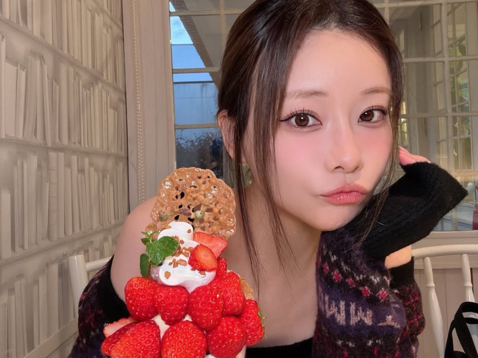 37 歲重盛里美親曝體重變化！大口吃聖代身材卻零走樣！