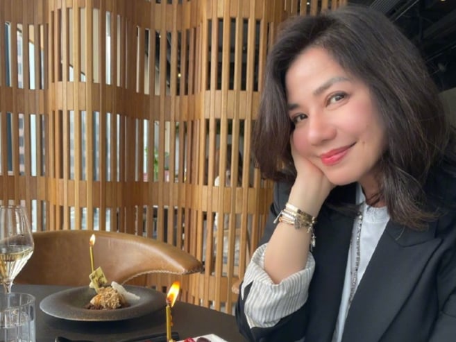 鍾楚紅近況曝光！66 歲素顏自拍，零濾鏡真實面貌引網讚：「這就是自然美！」