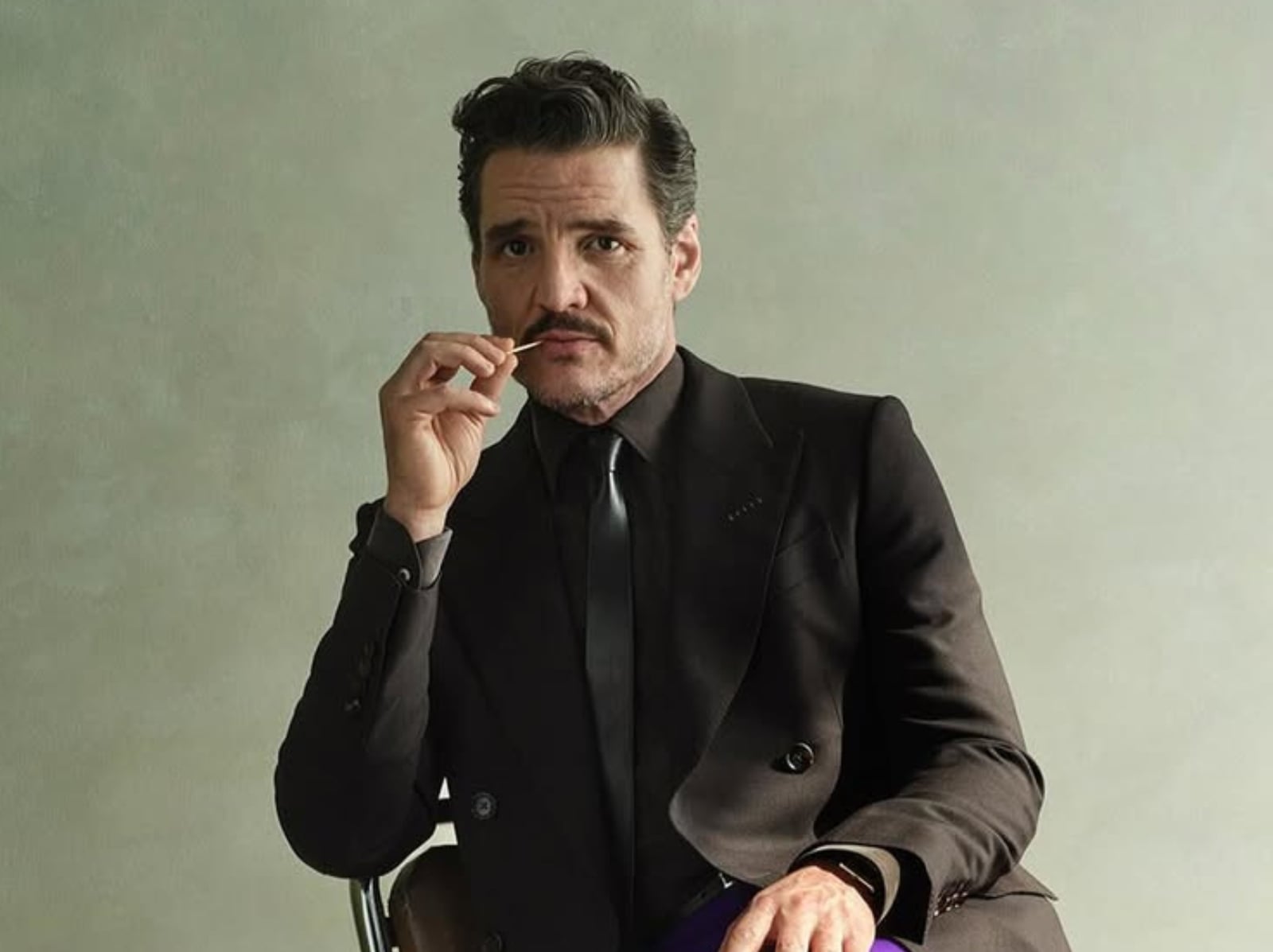 佩德羅帕斯卡 Pedro Pascal 戀情曝光！與男友洛杉磯街頭親密互動引熱議！