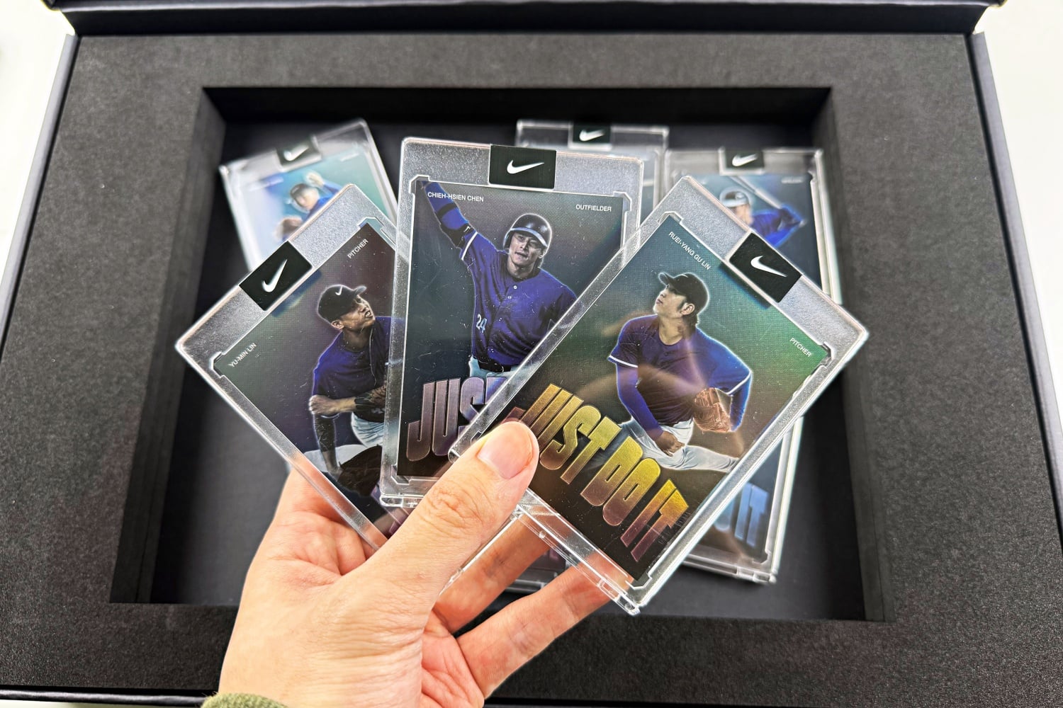 Nike 推出「Just Do It 榮耀應援 Tee」力挺中華隊！加碼限量球員卡、完整開箱介紹一次看！