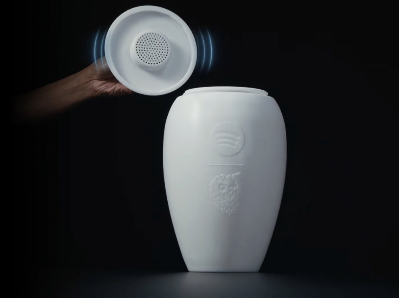 Spotify 推出骨灰罈藍牙喇叭！為你的來世準備「永恆歌單」，還能降低鬧鬼機率？