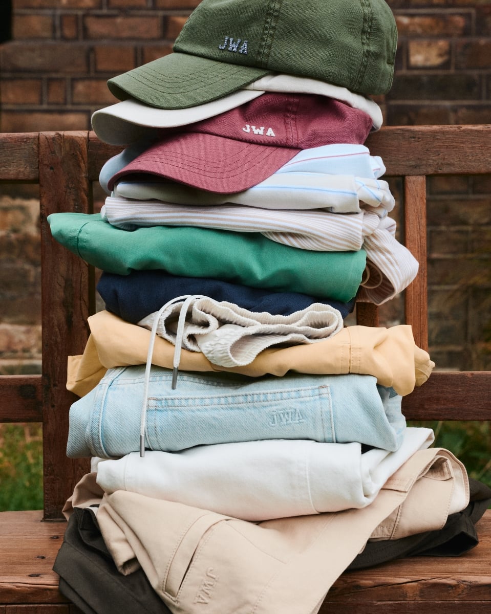 UNIQLO × JW ANDERSON 2026 春夏系列開賣！英式學院風配鮮活色彩⋯必買單品總整理！