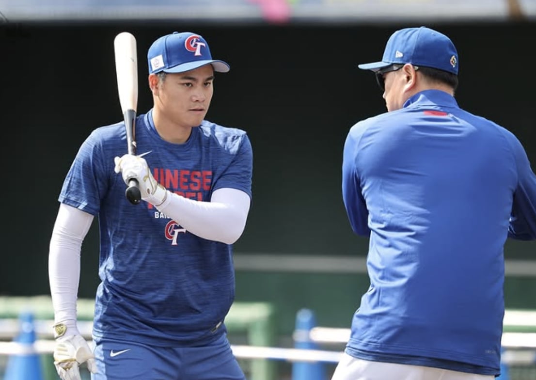 2026 WBC 中華隊熱身賽首戰遭雨取消!球迷怒批:「一堆巨蛋偏給室外場地!」