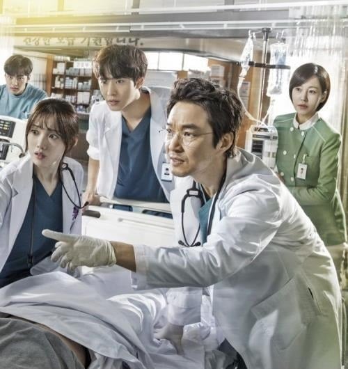 《在你燦爛的季節》李聖經身高 174 公分、認愛南柱赫、為戲增肥 10 公斤、戲劇作品⋯10 件事快認識！