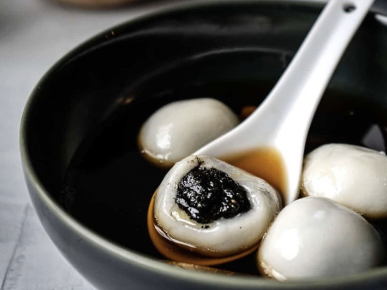 2026 元宵節不放假！犯這 10 大禁忌小心整年財運全沒了！