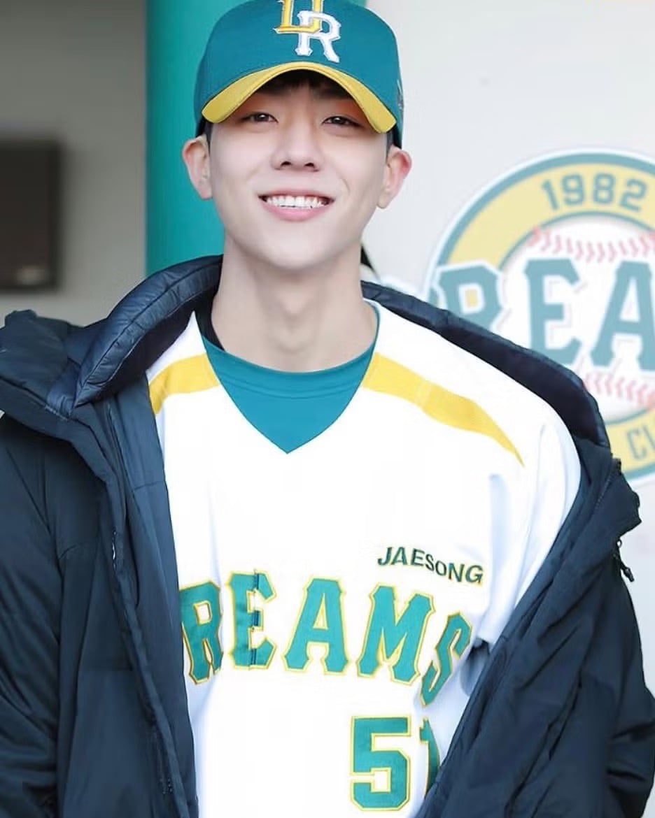 《在你燦爛的季節》蔡鍾協身高 182 公分、南非留學、撞臉南柱赫、戲劇作品⋯8 件事快認識!