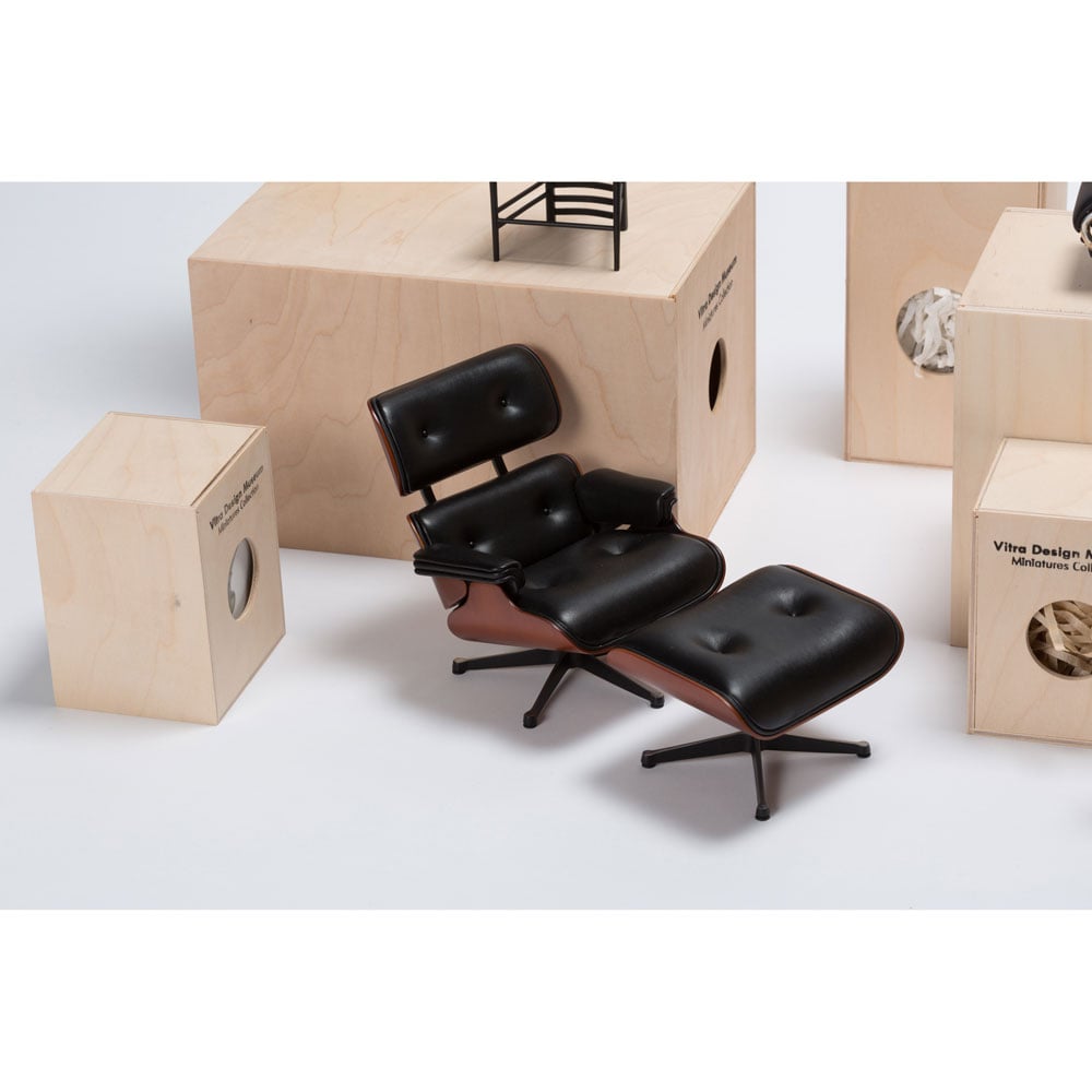 誰說長大就不能玩玩具?J編盤點 5 件讓荷包自動排隊的「硬核神物」,這波跨界聯名回憶殺真的太狠了!