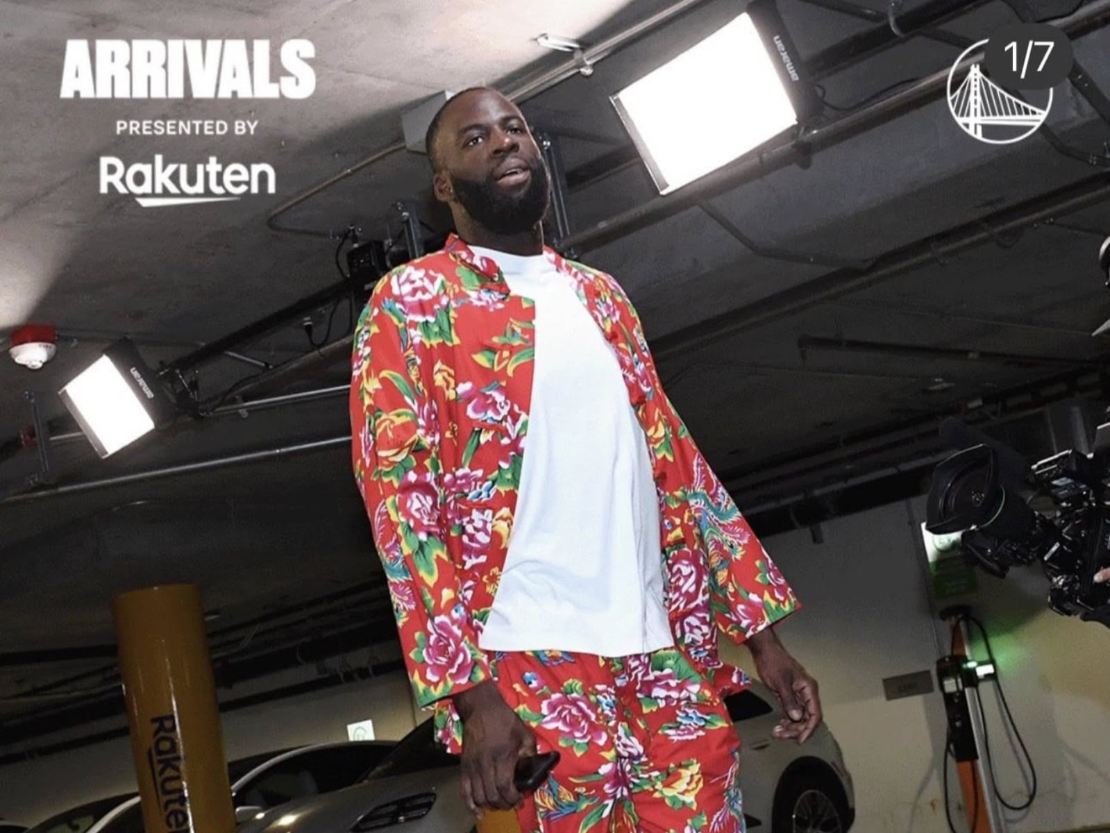 NBA／Draymond Green 穿搭撞衫「吊車大王」胡漢龑！東北大花造型引網直呼「超扯超扯！」