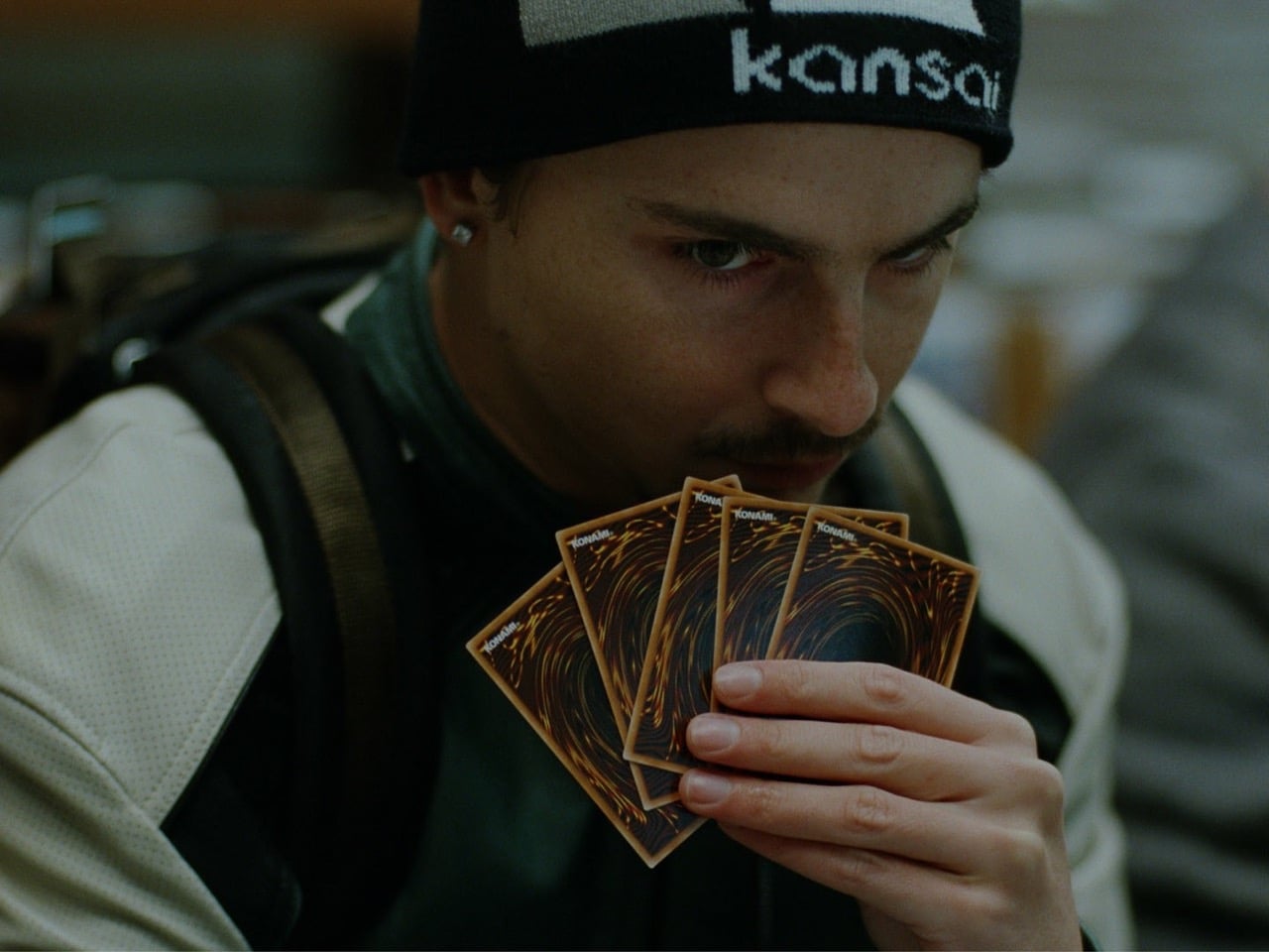 甜茶竟是《遊戲王》粉絲？ Timothée Chalamet 現身紐約漫畫店對戰《遊戲王》卡牌，武藤遊戲本人降臨！