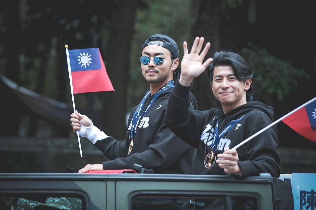 Team Taiwan 帽 T 充斥羽田機場畫面超熱血！網友：「讓世界看見台灣應援的實力！」