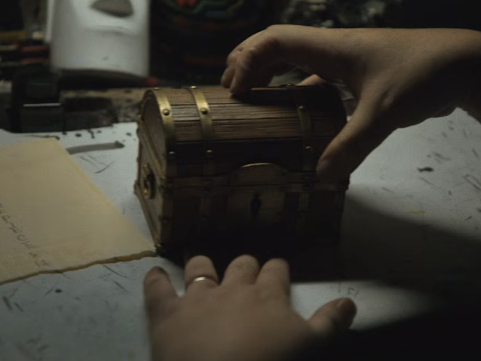 《航海王》銷量破 6 億釋出紀念短片！尾田榮一郎大秘寶封印海底，粉絲急喊：「史上最高規劇透防護！」