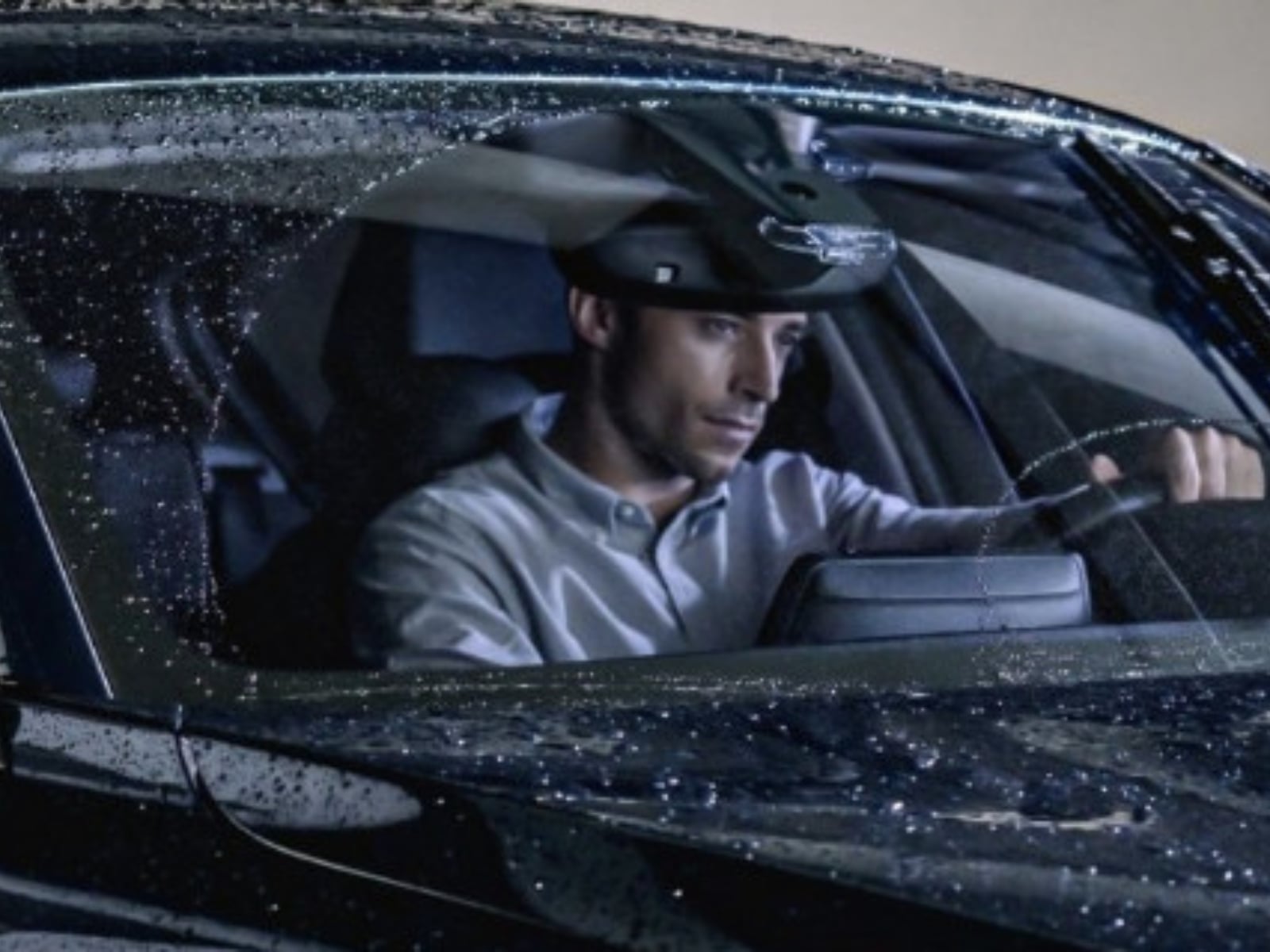 汽車雨刷刮不乾淨、跳動別急著換！2B 鉛筆一塗搞定！