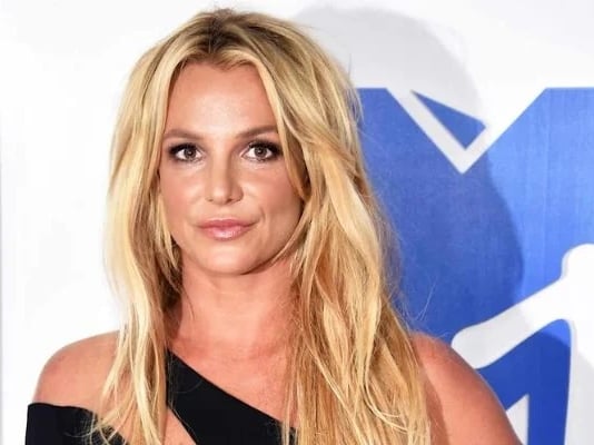 「小甜甜」布蘭妮史皮爾斯 Britney Spears 涉嫌酒駕被捕！經紀人回應：「會承擔相關責任！」