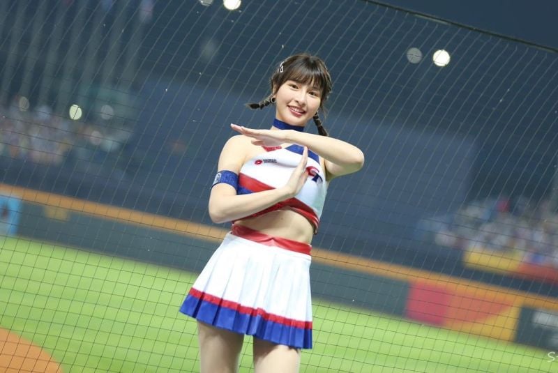 CT AMAZE 林襄、峮峮登陸東京巨蛋！日媒封「銀河系美女軍團」台式應援震撼全場！