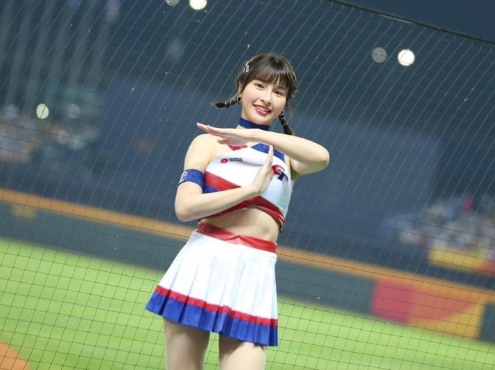 CT AMAZE 林襄、峮峮登陸東京巨蛋！日媒封「銀河系美女軍團」台式應援震撼全場！