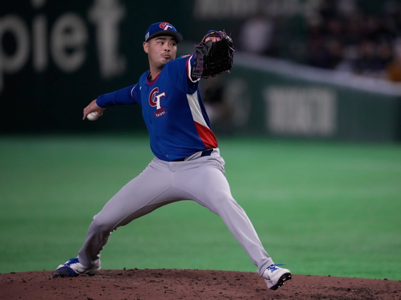 WBC／台澳大戰陳柏毓挨轟難過自責哭了！古林睿煬「一暖心舉動」被網友讚爆！