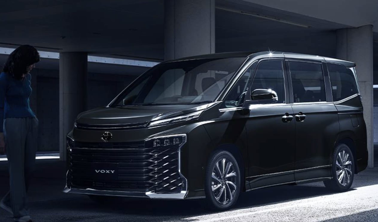 豐田 Noah、Voxy 大改款春季登場！停止接單、廢除汽油車版本，售價恐漲 45%！