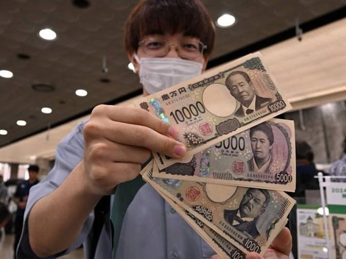 日幣不能亂折？台灣網友親身實測，直言：「店員會露出超微妙勉強表情！」