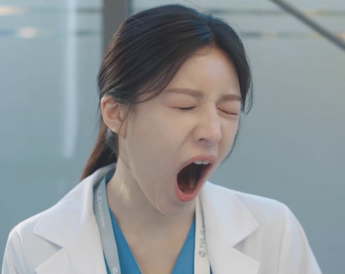 為什麼吃飽就想睡？醫師揭「暈碳」真相：「醣類攝取恐已超標 2 倍！」