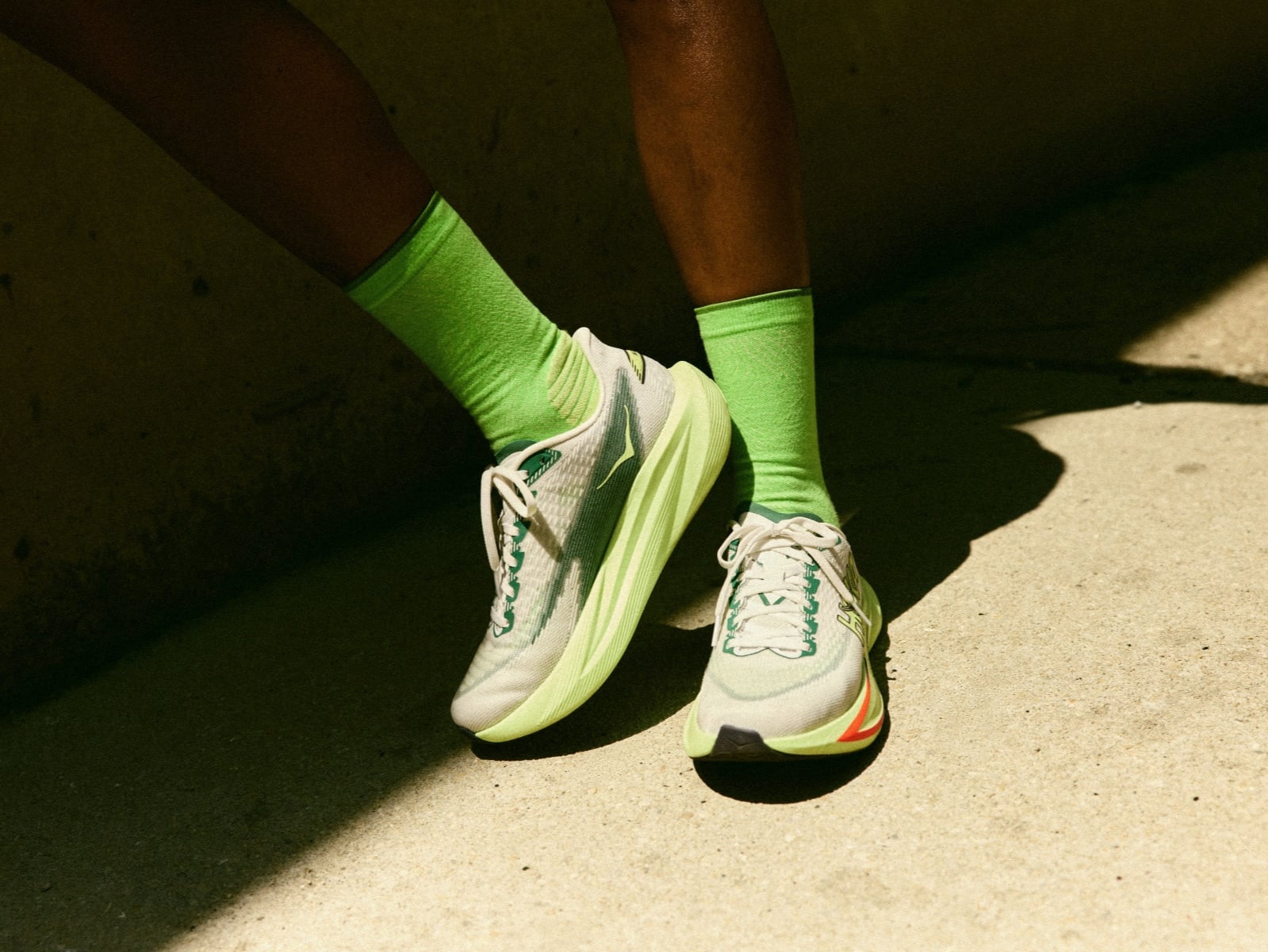 HOKA Mach 7 全方位訓練鞋進化登場！跑鞋科技、台灣發售資訊一次看！