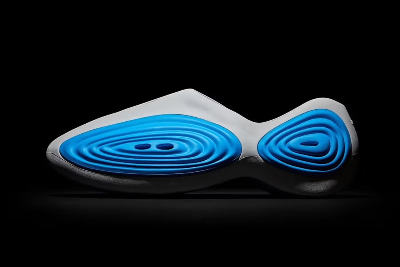 2026 年 3 月球鞋推薦：Nike Air Max 95「Neon」經典回歸！Thom Browne x ASICS 話題聯名必買（不斷更新）