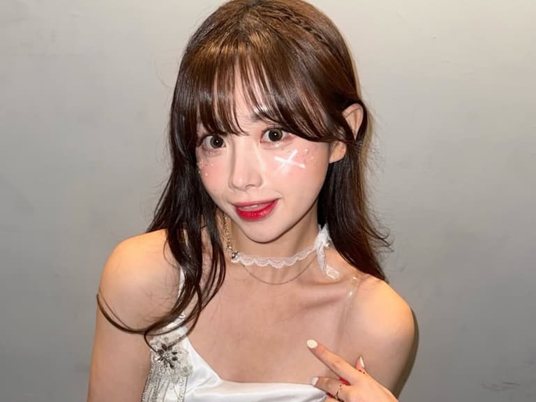 金娜妍罕曬比基尼辣照！白皙好身材成海邊最美焦點！【野生抓正妹】