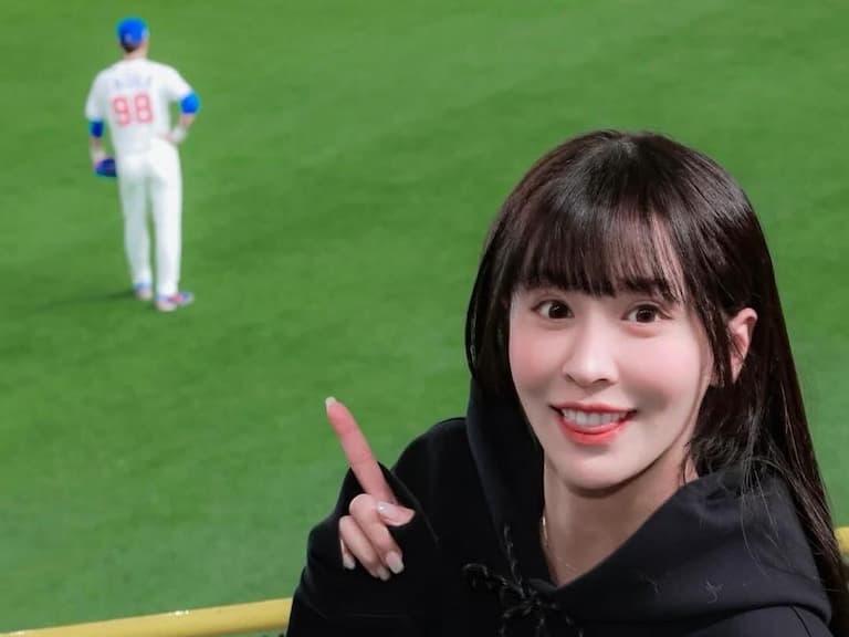 陳晨威 WBC 賽後抱老婆啾啾痛哭！IG 親揭內幕：「壓力真的太大了！」