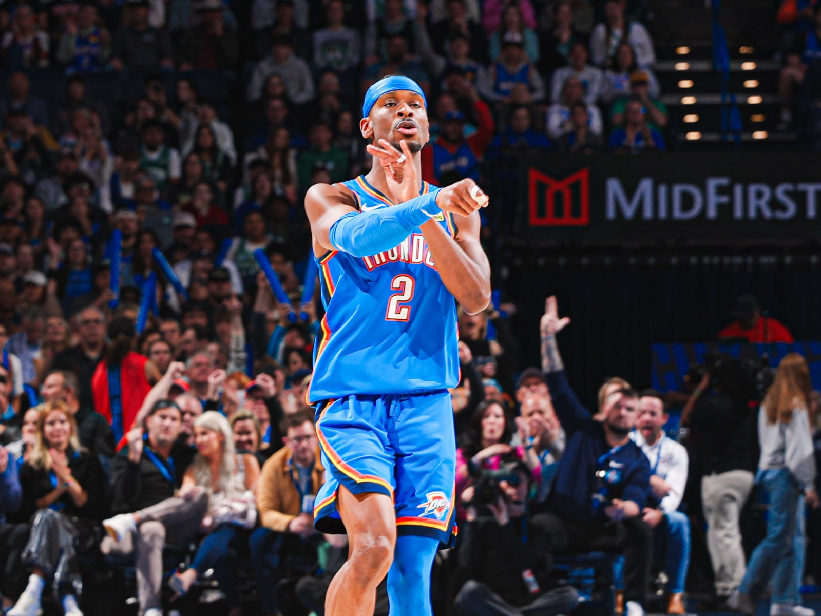 NBA／SGA 正式超越張伯倫寫下歷史第一紀錄！連續 127 場突破 20 分展現可怕主宰力！