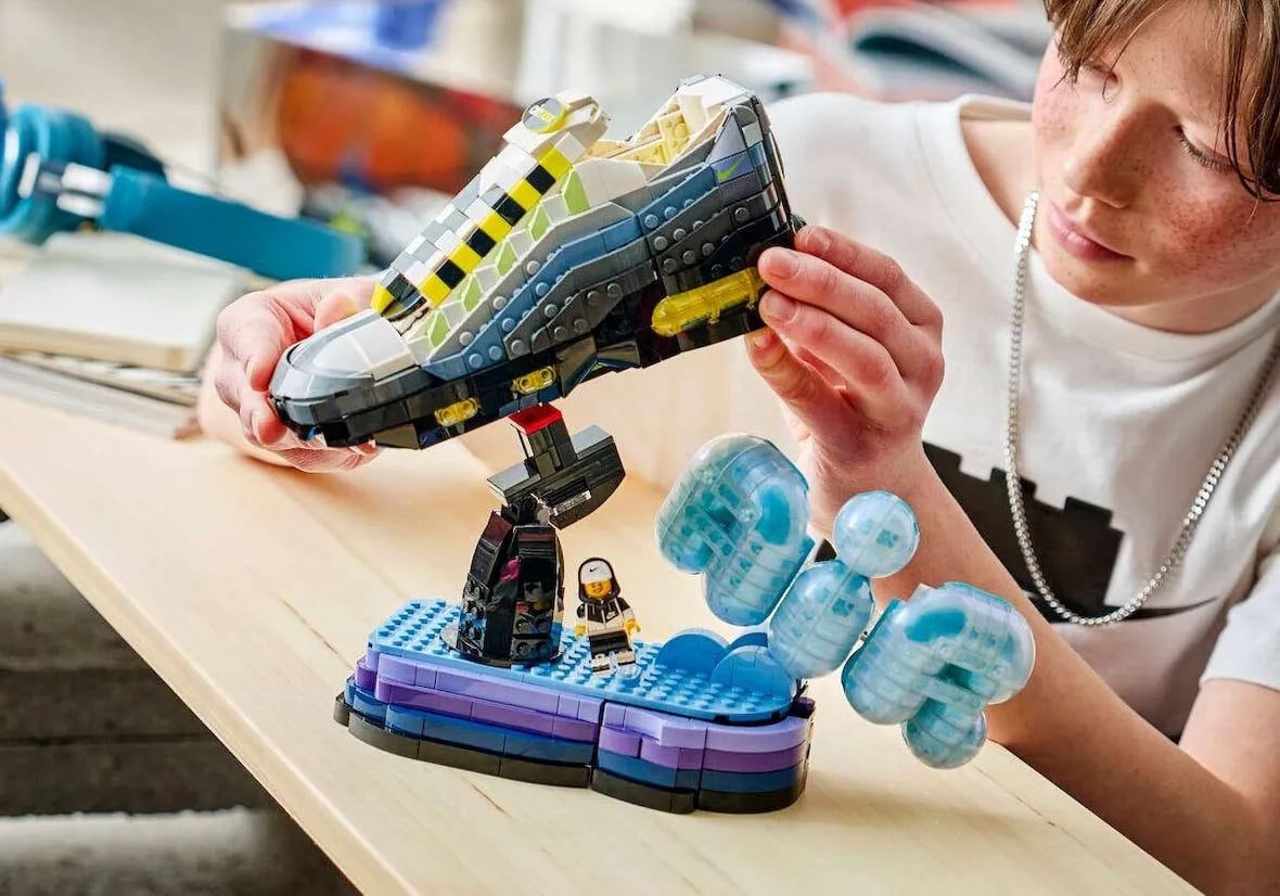 LEGO x Nike Air Max 95「Neon」樂高積木套組登場！全球限量 1213 組、螢光黃色調經典不敗！