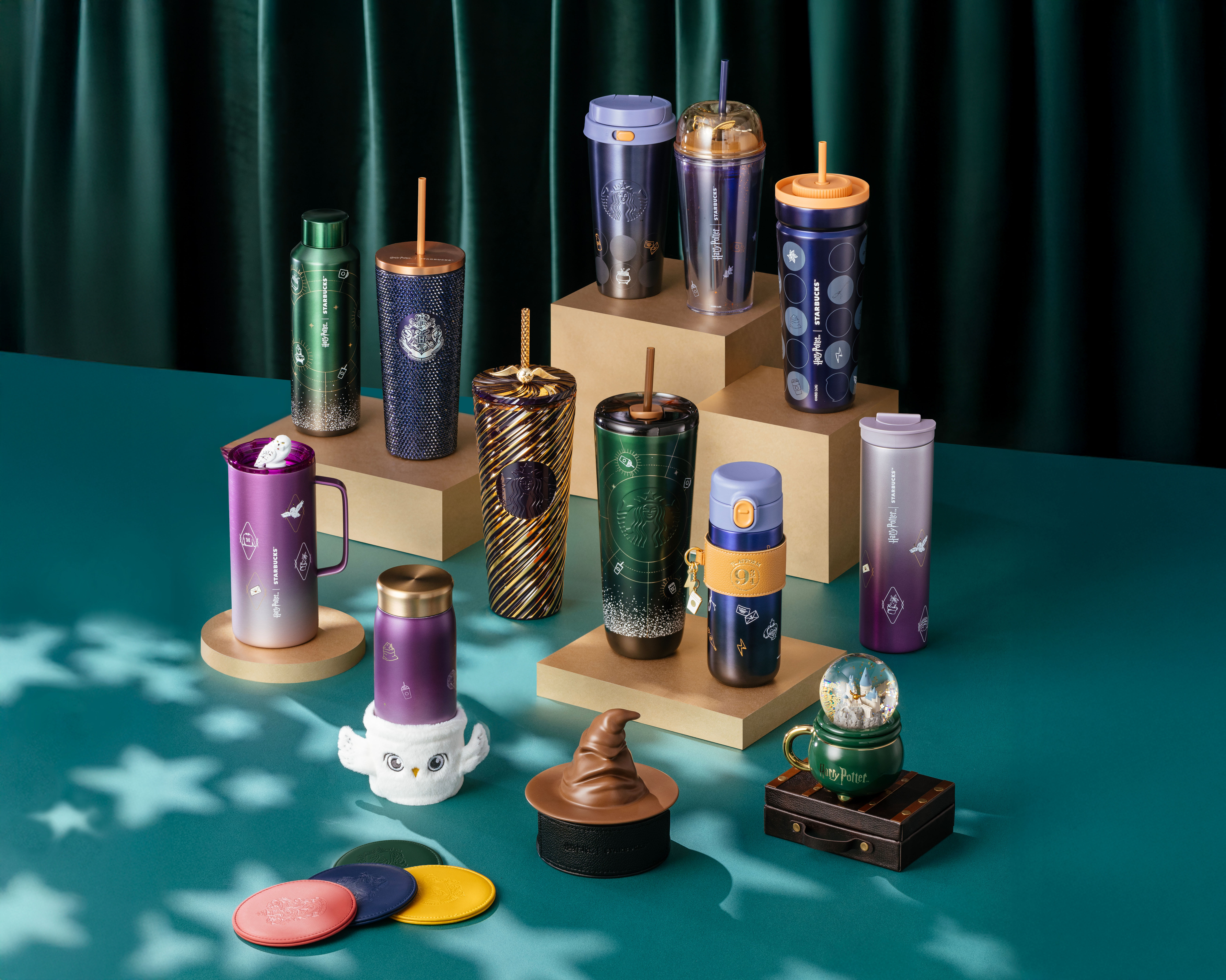 星巴克《哈利波特》夢幻連動！聯名商品、全杯款售價、開賣時間⋯一次看！