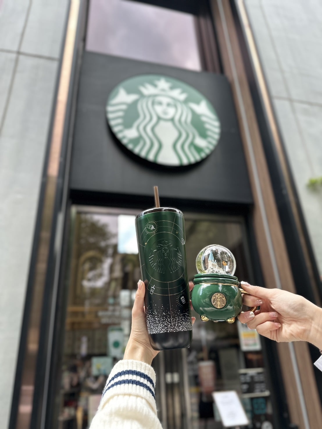 星巴克《哈利波特》夢幻聯動！聯名商品、全杯款售價、開賣時間⋯一次看！