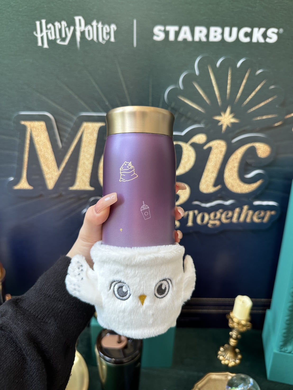 星巴克《哈利波特》夢幻聯動！聯名商品、全杯款售價、開賣時間⋯一次看！